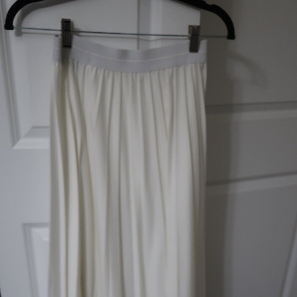 Meli Pleated White Maxi Skirt S EUC